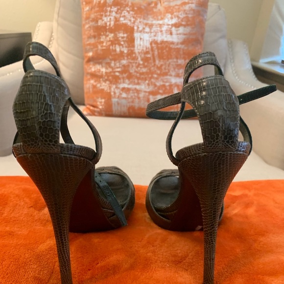 Shoes - Picture 4 of 5